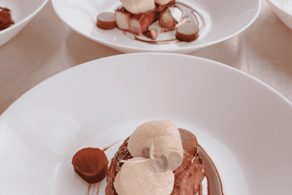 Coquille met buikspek, bietjes & sojadressing